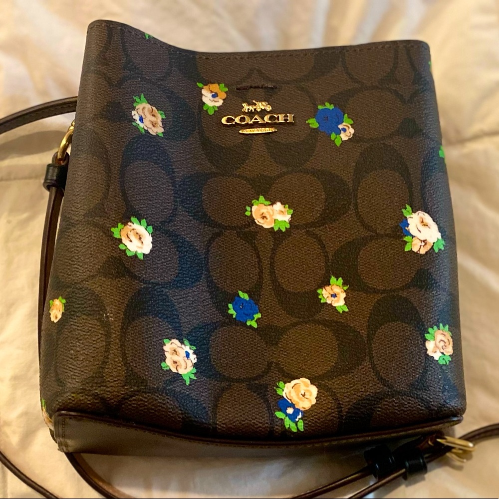Coach Mini Town Bucket Bag in Signature Canvas with Vintage Mini Rose Print